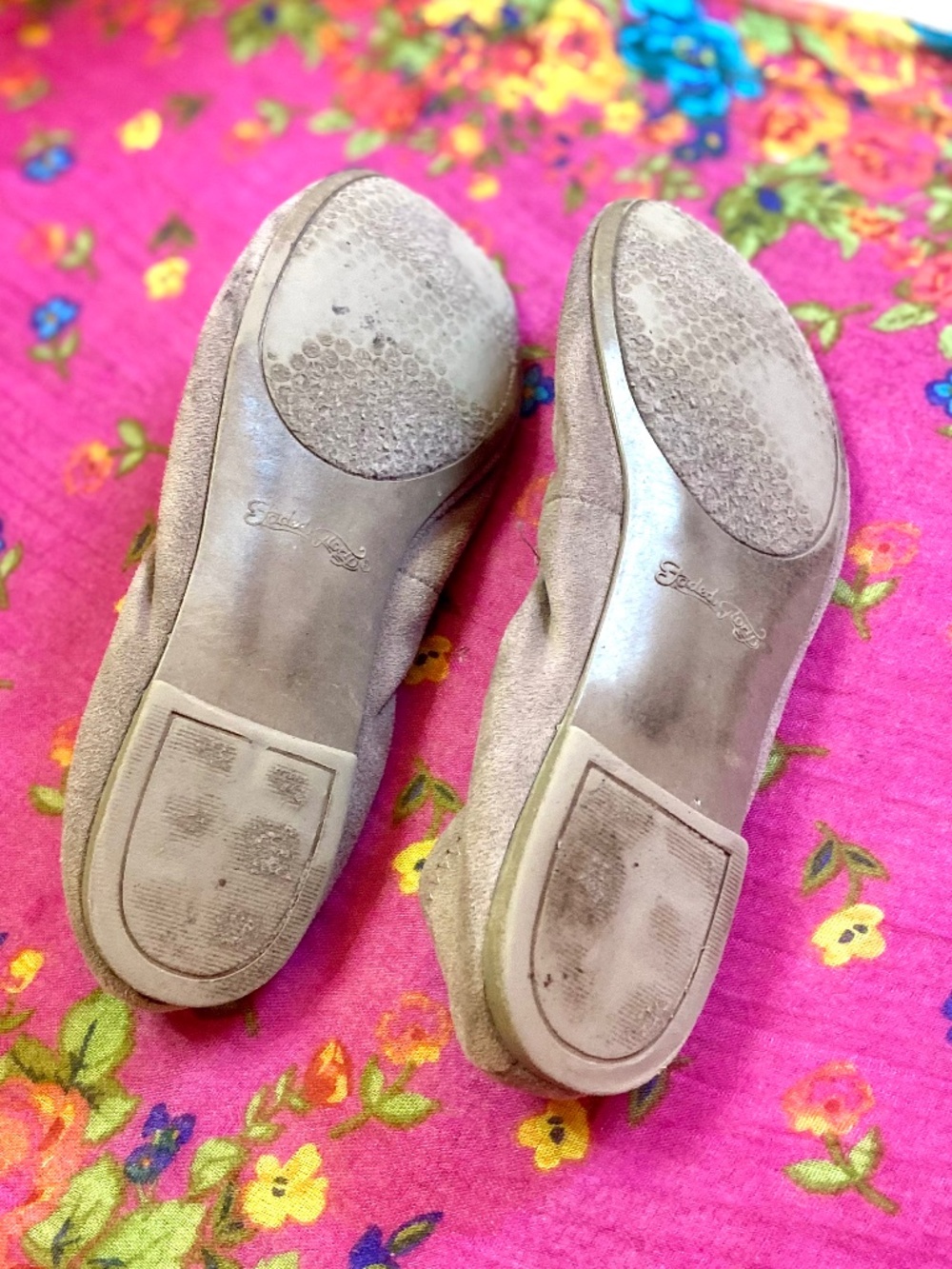 Faded Glory Faux Suede Gray Ballet Flats Round Toe Bow Memory Foam Women’s 7.5 - Picture 2 of 2